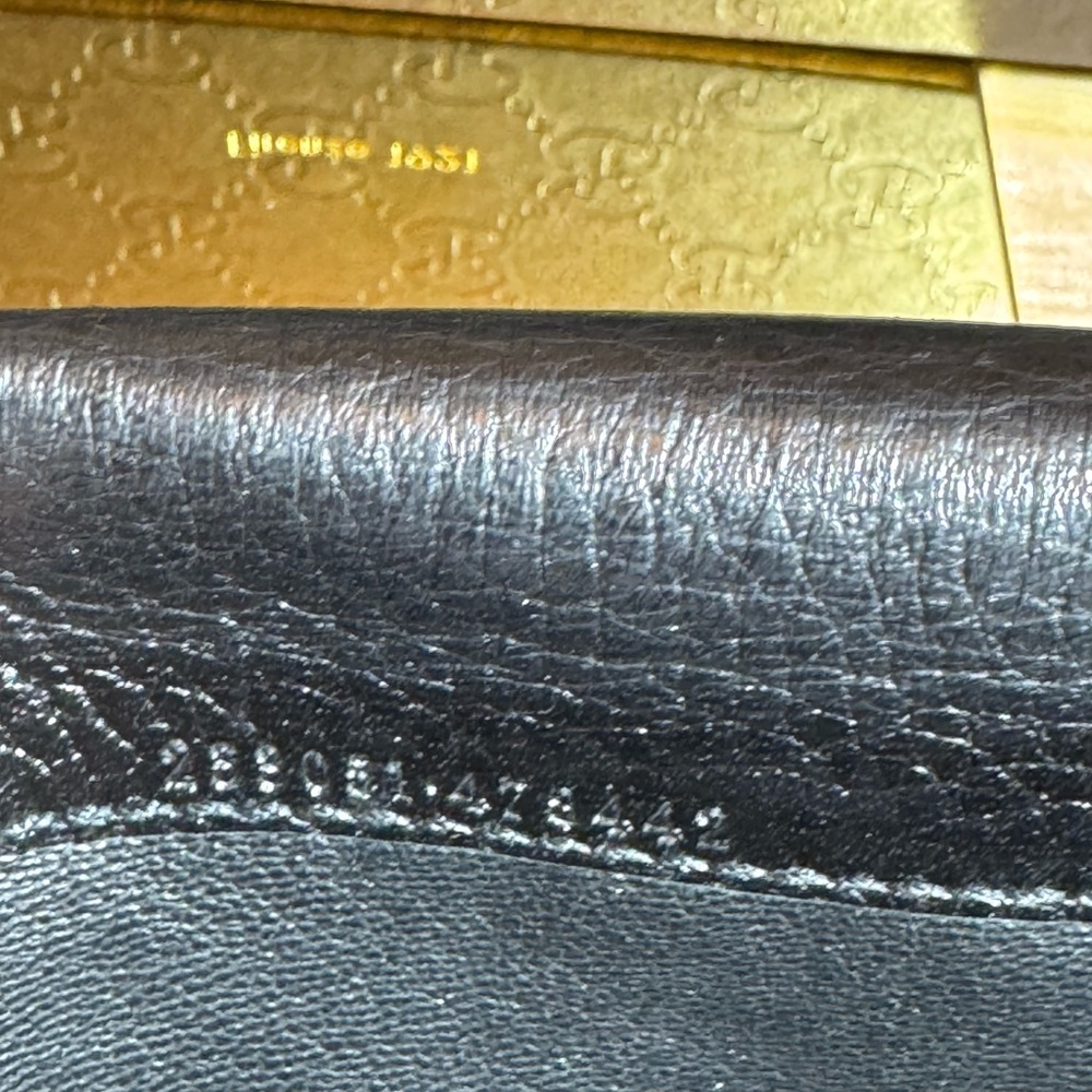 Gucci Black Leather Women's Wallet - Picture 6 of 6